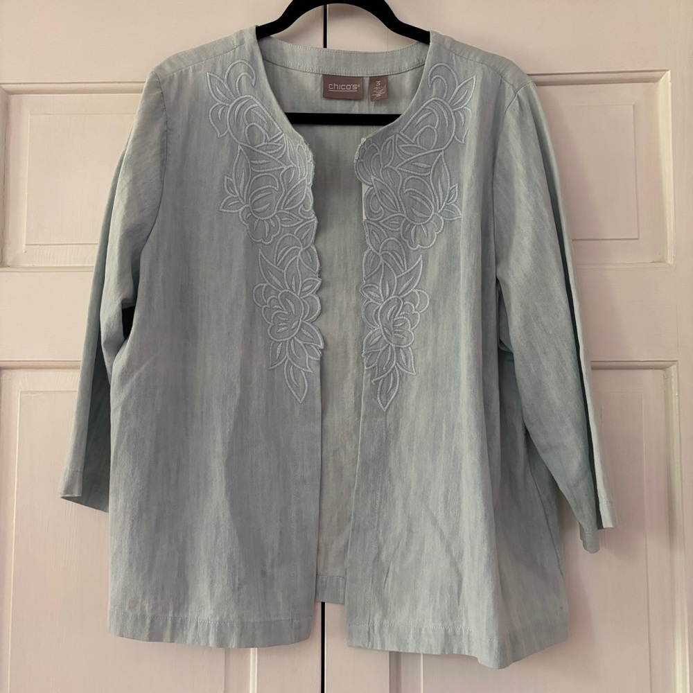 Chico's Size 3 Cotton Light Blue Chambray Embroidered Jacket Boho Chicos Size XL
